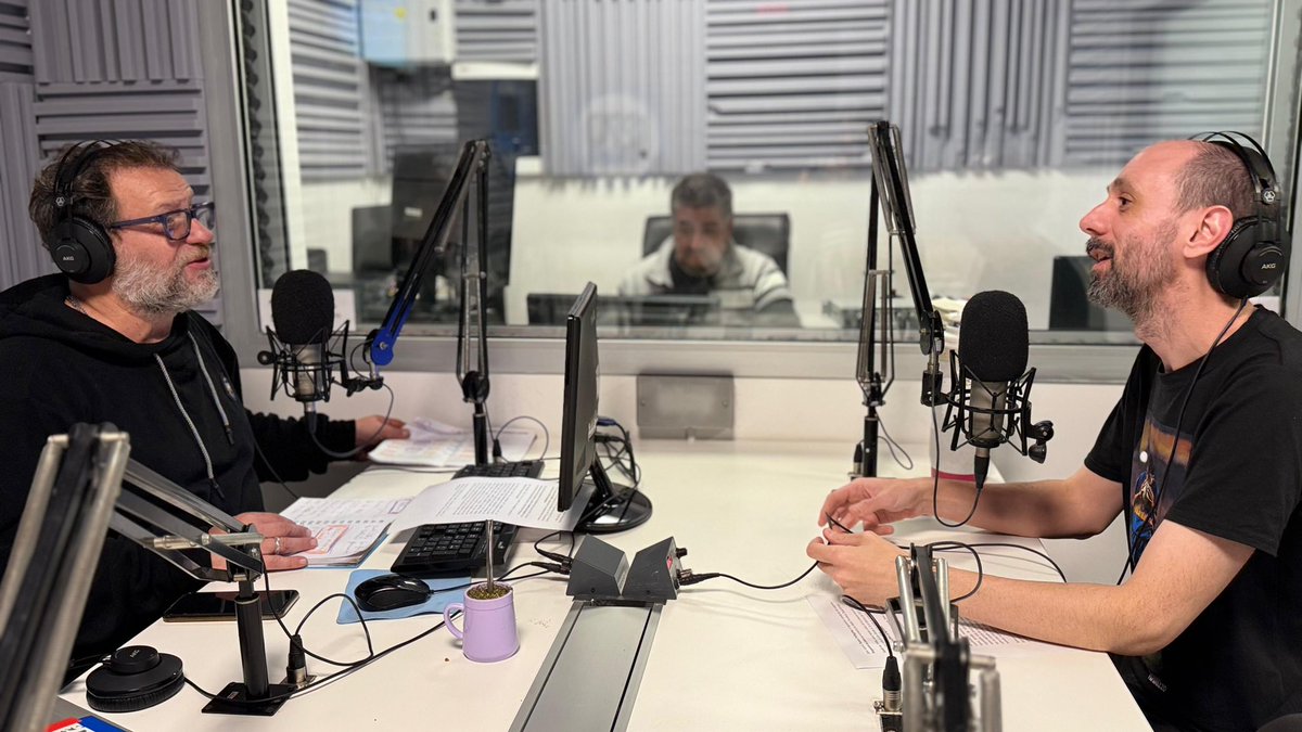 Radio Provincia AM 1270 (@provincia1270) on Twitter photo #AHORA | En #PerdidosEnElEspacio 🚀 #CrónicasGillespianas con <a href="/gillespiok/">GILLESPI 🎺</a> sobre Nick Drake, cantautor y músico que hoy hubiese cumplido 77 años.
💻provinciaradio.com.ar #AHORA | En #PerdidosEnElEspacio 🚀 #CrónicasGillespianas con <a href="/gillespiok/">GILLESPI 🎺</a> sobre Nick Drake, cantautor y músico que hoy hubiese cumplido 77 años.
💻provinciaradio.com.ar