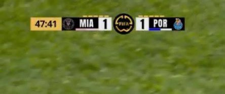 Xabi Alonso: de quién es esta carpeta de vídeos de chicas de 15 años???

Raul Asencio: