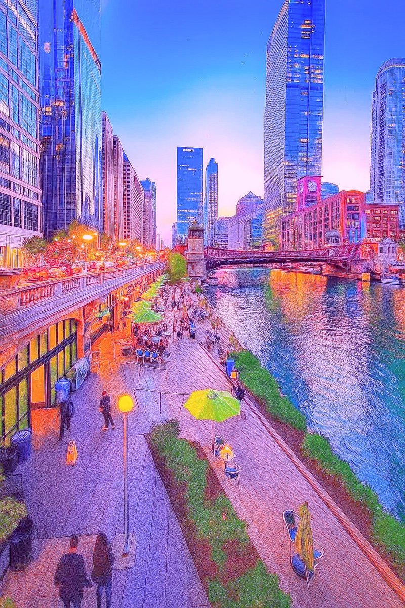 beauty of America 🇺🇲
        Chicago Riverwalk