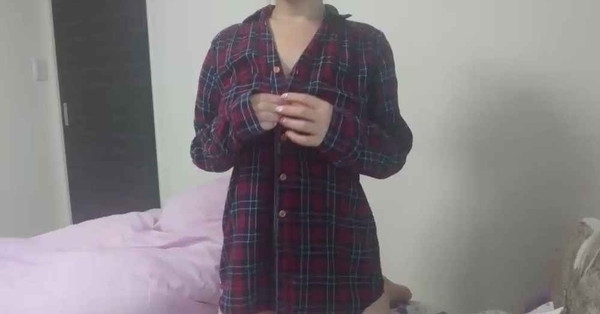 lfnpqcdzia's tweet photo. ま ん こ剃ったばかりなんですけど見たいですか？ 
私のでよければいくらでも見てください https://t.co/MLCYq4dQUl