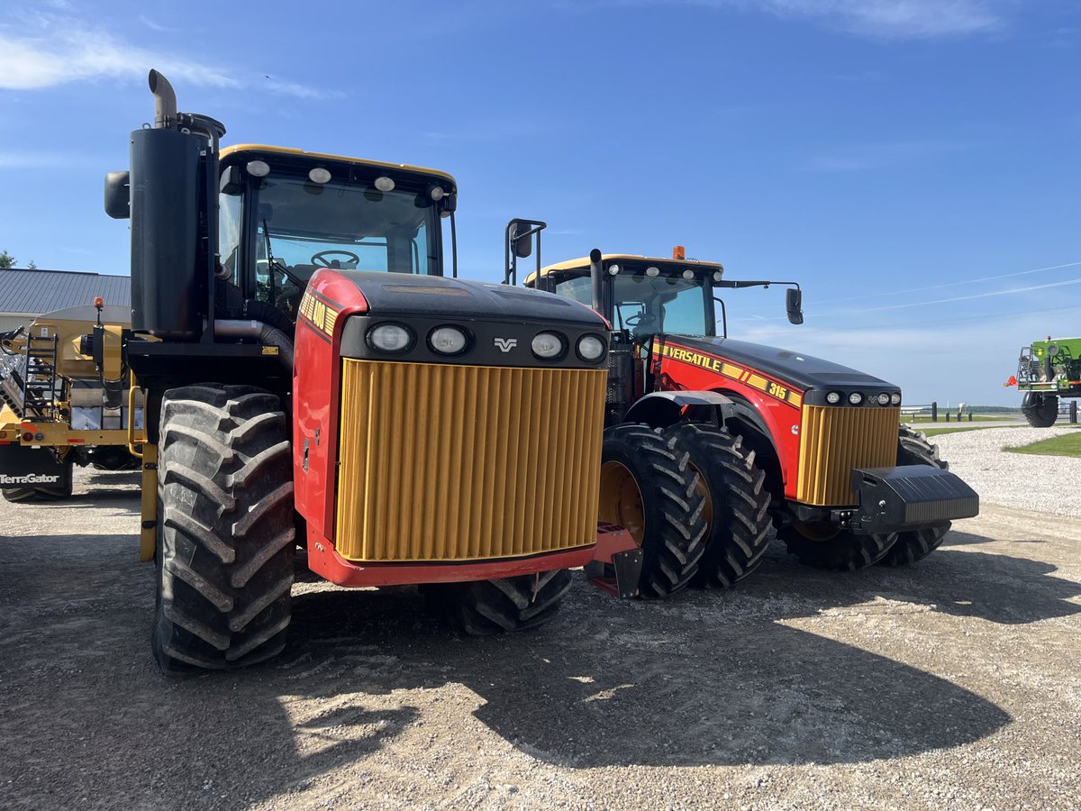 Used Versatile’s available.
2022, 315 w/ 640 hrs $310,000 
2017, 400 w/ 1540 hrs $300,000 c/w duals, bareback. Both are located in Exeter #HJV #versatile