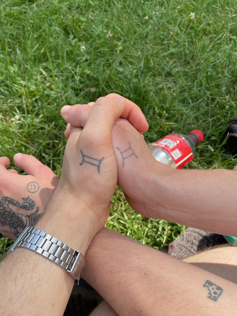 normal guy tweet media