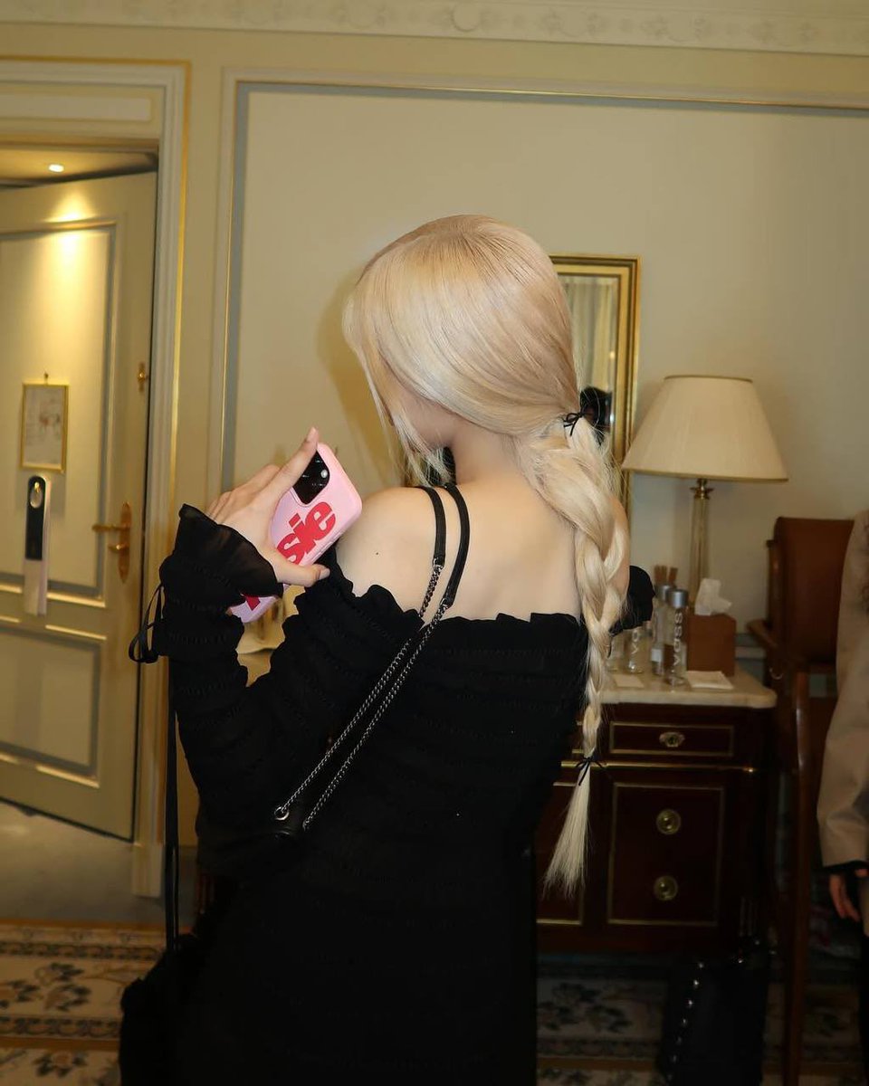 ͏͏𝘷𝘢𝘶𝘳𝘪𝘯𝘦 tweet media