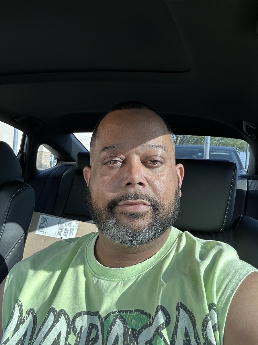 RodgrickAustin's tweet image. What up?