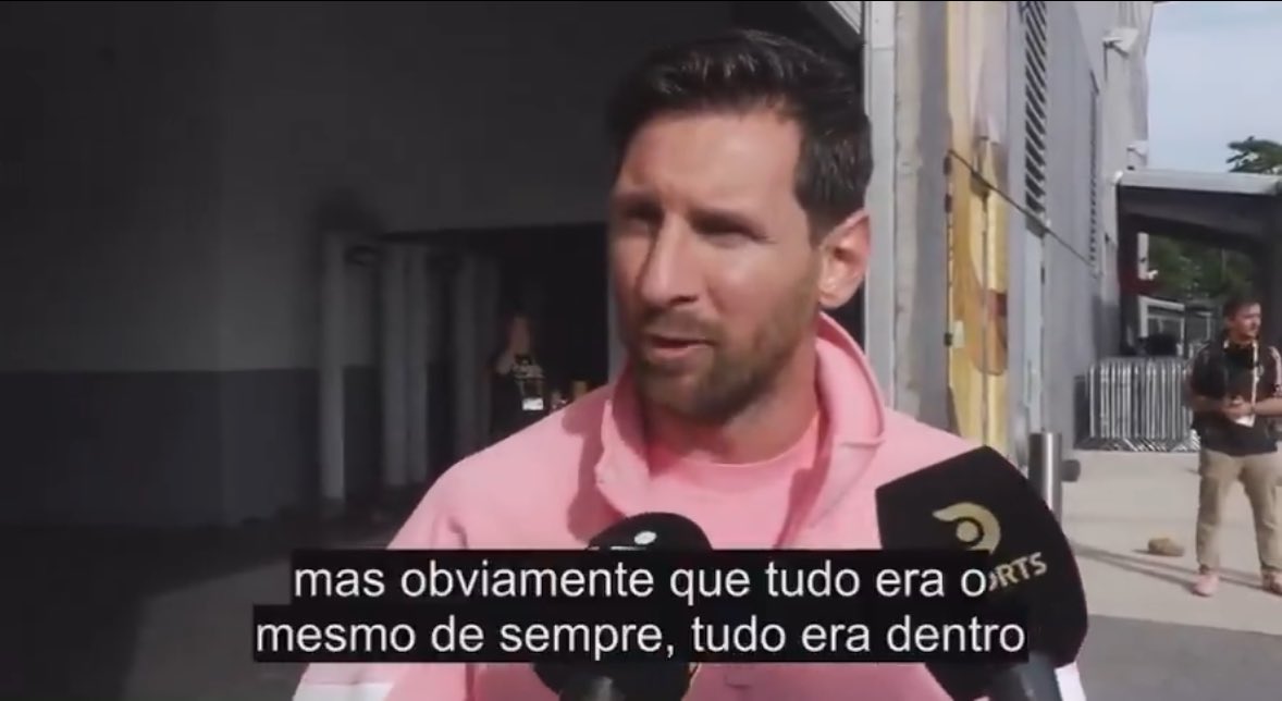 🗣️ Lionel Messi’nin, “Ronaldo” sorusuna cevabı:

“Aramızdaki rekabet sahadaydı ve her birimiz, bulunduğumuz zaman ve yerde takımımız için en iyisini yapmaya çalışıyorduk.

Ama elbette, her şey her zaman olduğu gibi sahada kalır ve sonra tekrar iki normal insana dönüşürüz.

Tabii