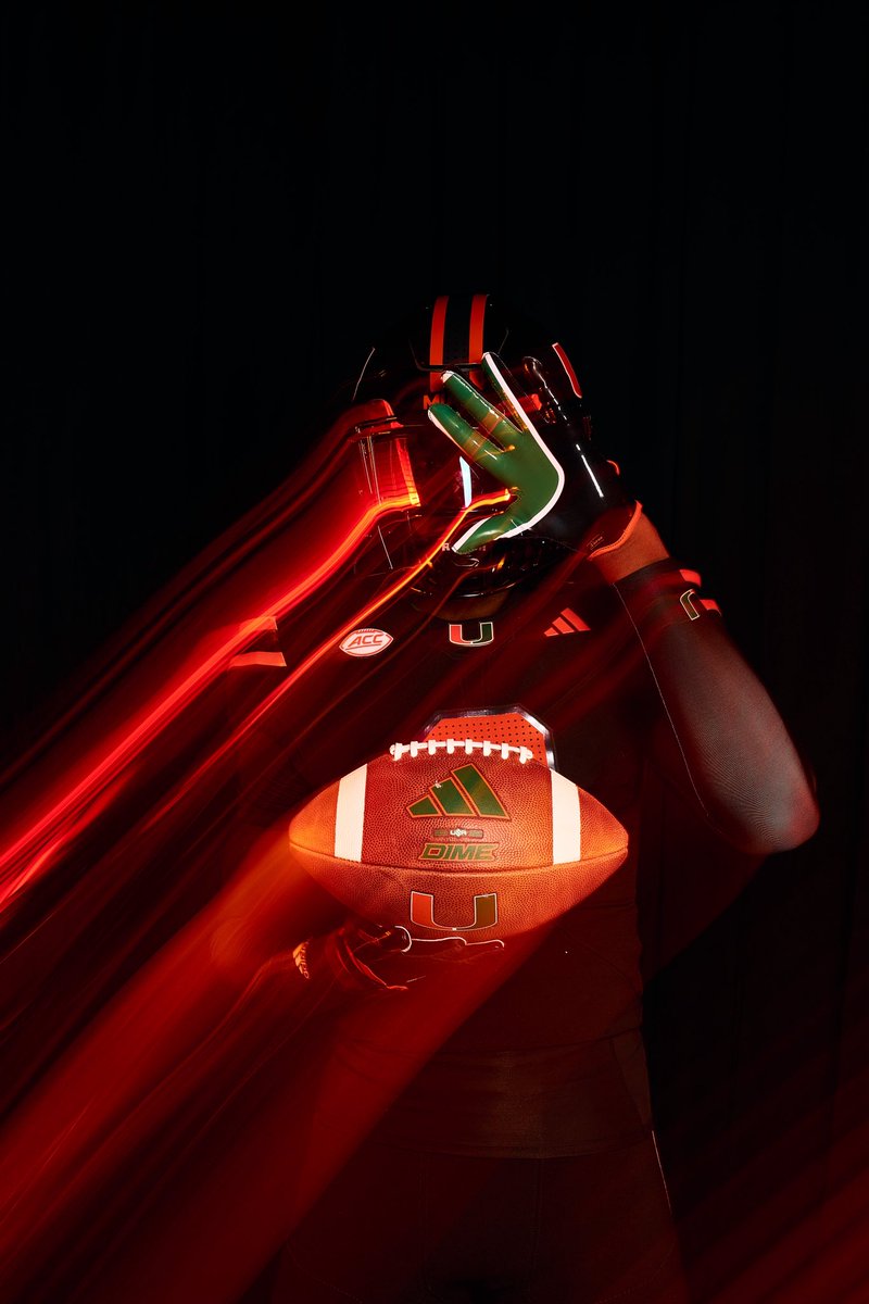 jj_edwards8's tweet image. Wassup Miami Fans🌴 how I’m looking #305