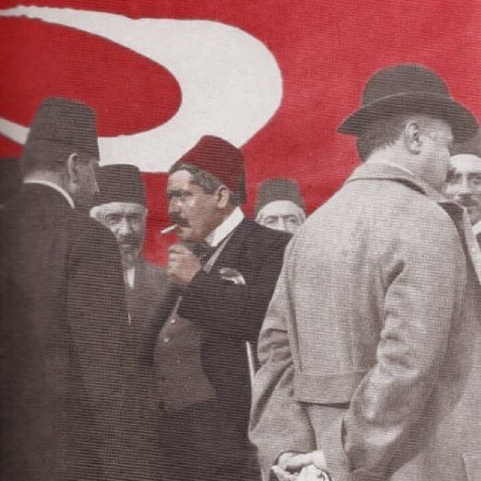 Size bakınca boşluk ve hiçlik görüyoruz, ama siz bize bakınca ya Talat Paşa’yı, ya Enver Paşa’yı ya da Mustafa Kemal Paşa’yı gördüğünüzden adımız gibi eminiz. Çünkü biz Türk milletiyiz, Türkiye’yiz, tarihimizle bir ve ayrılmaz bir bütünüz.
