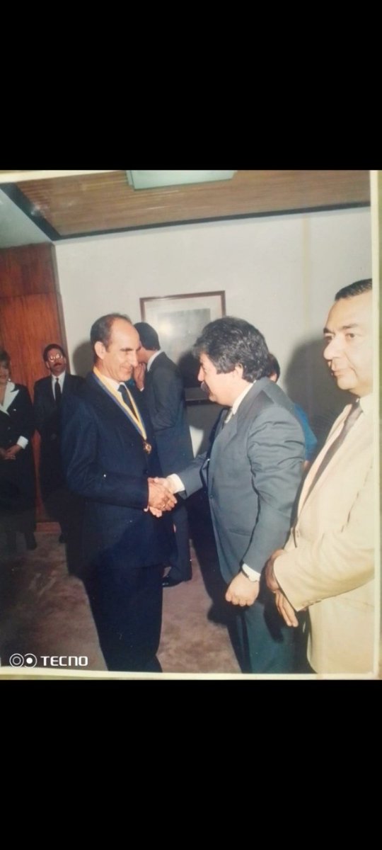 Llegué en 1958 yo solo con 17 años en ese ejército de inmigrantes europeos que con sudor y lágrimas ayudamos a construir aquella
"GRAN VENEZUELA"
Ahora me toca reconstruir
*LA NUEVA VENEZUELA EN 
ESTA TIERRA DE GRACIA*