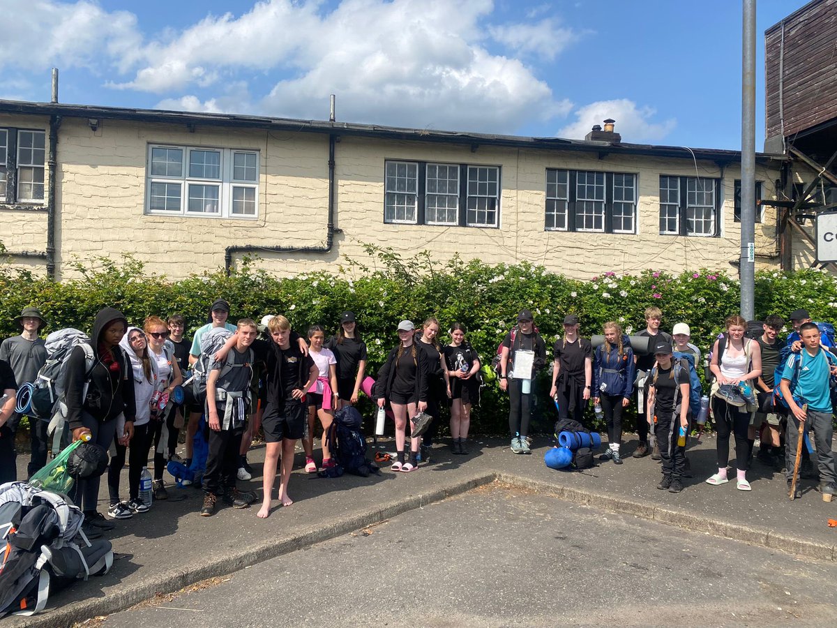 Mr Robertson tweet media