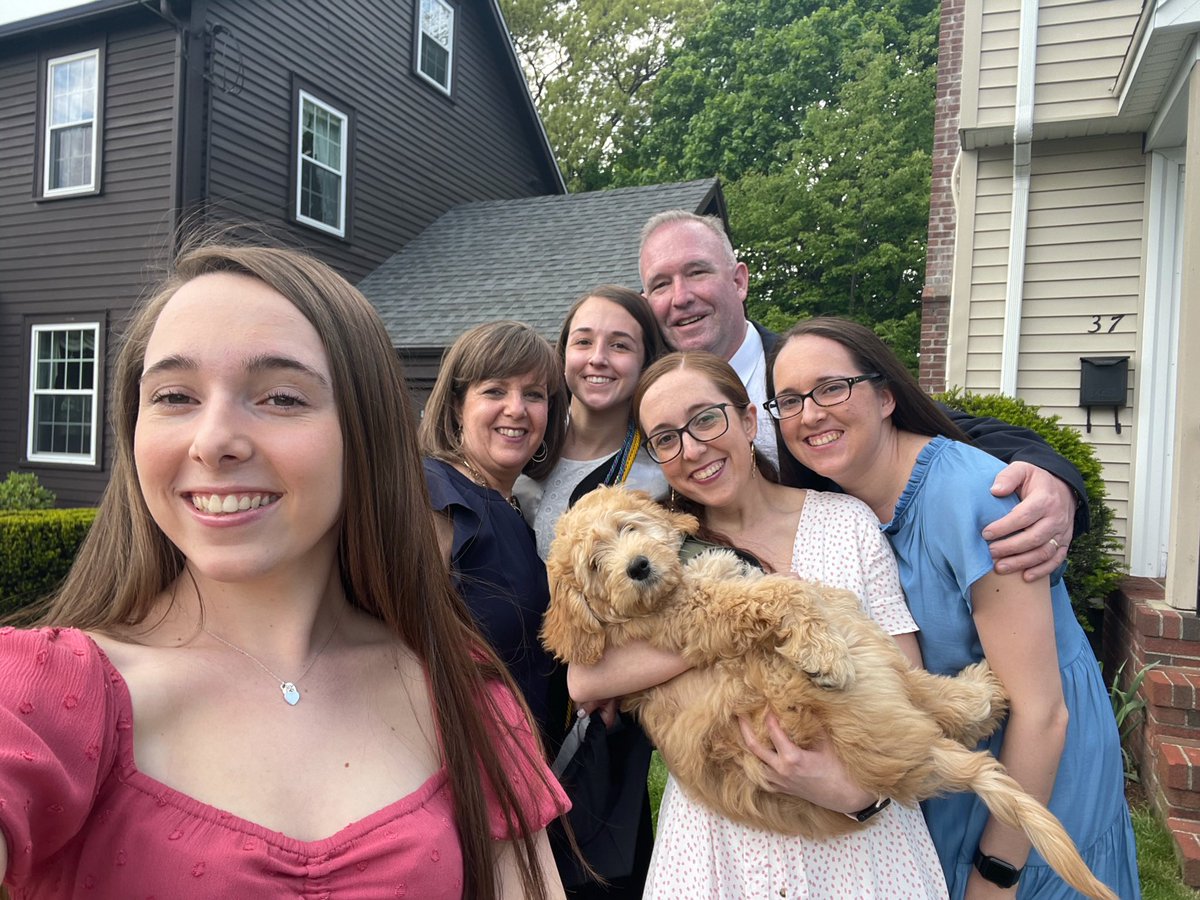 CJSTRAV3's tweet image. Where would I be on World Kidney Cancer Day without this crew? Together we navigate this challenge with courage, faith, hope and love. Their unwavering love and support have been my rock through this crazy fight. Truly blessed. #StravinStrong ❤️❤️☘️ #WorldKidneyCancerDay2025