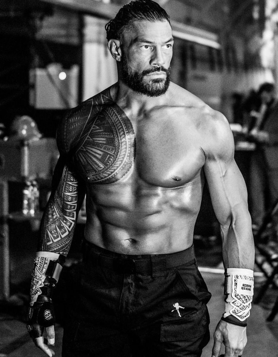 who wants some sloppy head? 

LIKE for a dm asap.