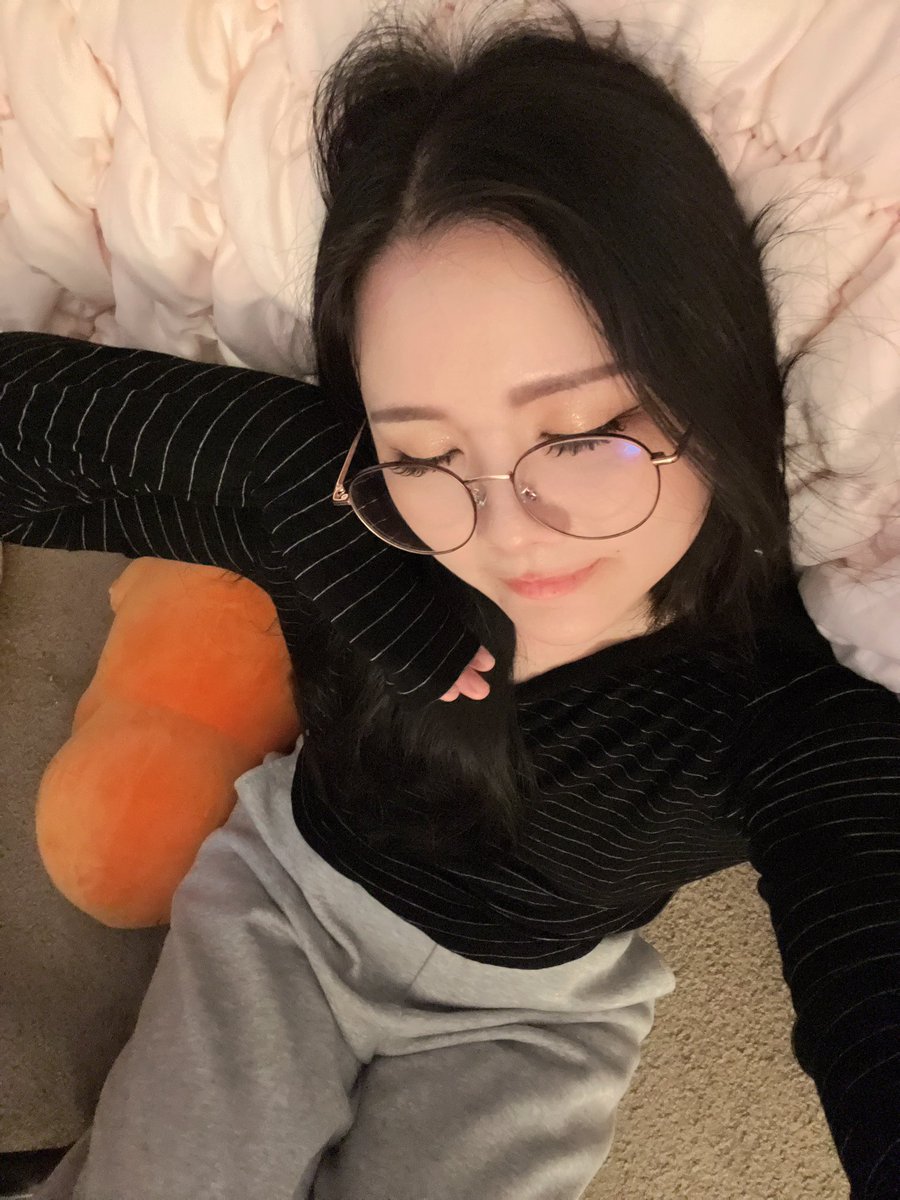 lawnping's tweet image. me n my charmander against the world