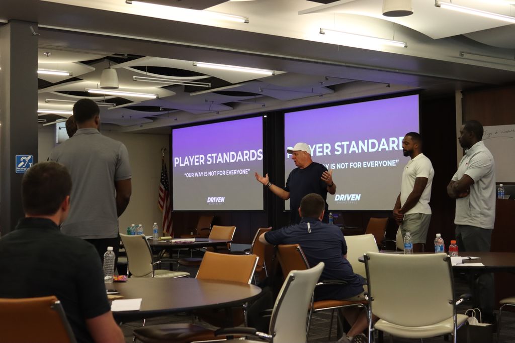 Phil Beckner (@philbeckner) on Twitter photo BOOM!!💥
Guest Coach <a href="/tonyronzone/">Anthony Ronzone</a> joined us to drop some knowledge on IDENTIFYING and DEVELOPING talent in this new era of college hoops.
"Believe in what you believe in" and "Be where you are" - these coaches are walking away better for it!
Big thank you to Tony for taking BOOM!!💥
Guest Coach <a href="/tonyronzone/">Anthony Ronzone</a> joined us to drop some knowledge on IDENTIFYING and DEVELOPING talent in this new era of college hoops.
"Believe in what you believe in" and "Be where you are" - these coaches are walking away better for it!
Big thank you to Tony for taking