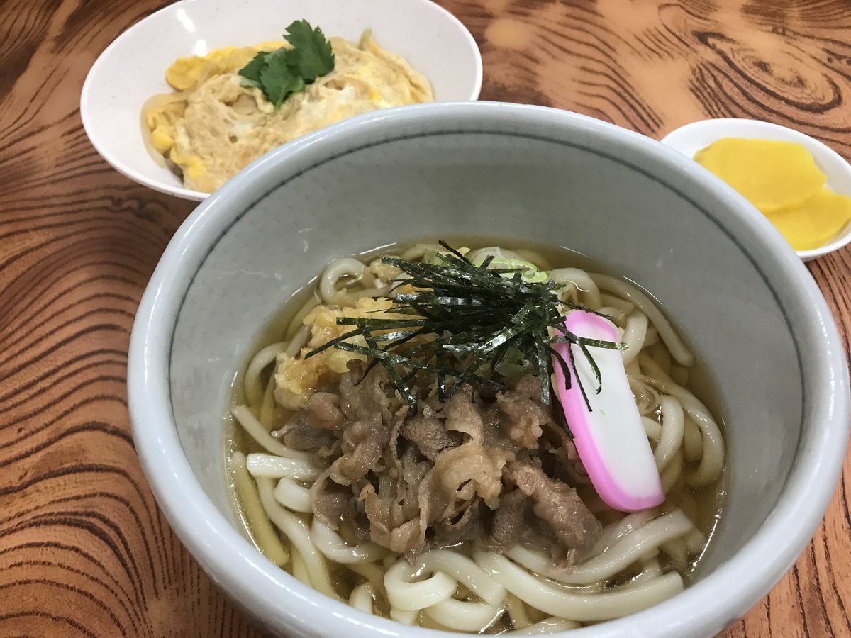 本日のサービス品は、冷やし肉うどんと玉子丼のセット(630円)です！
 #ランチ  #日替わり定食  #八戸  #八食センター  #勢登鮨  #肉うどん