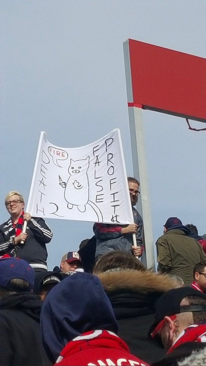 Sziszek (@truemartyparty) on Twitter photo 