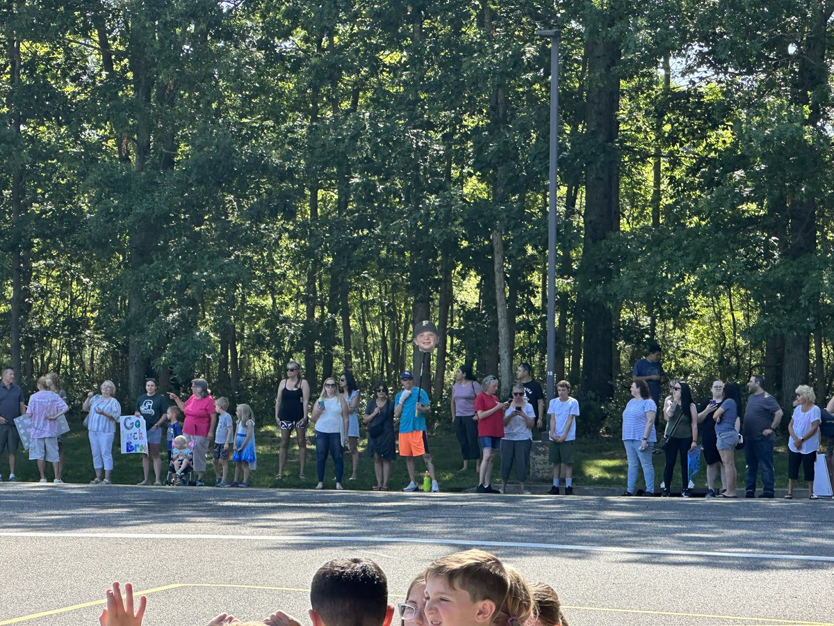 Clap 👏 out day for our 5th 🐊 s! Wishing you all the best as you prepare to become Huskies! Good luck in Middle School South! #HTPSLearnerSuccess
