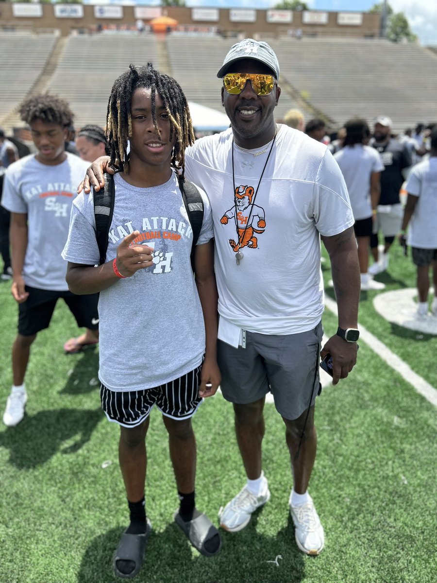 D_SampsonJr's tweet image. Had a good time at Sam Houston camp pick up some new things from the coaches @31_CoachFAL @Coach___E @streetziam