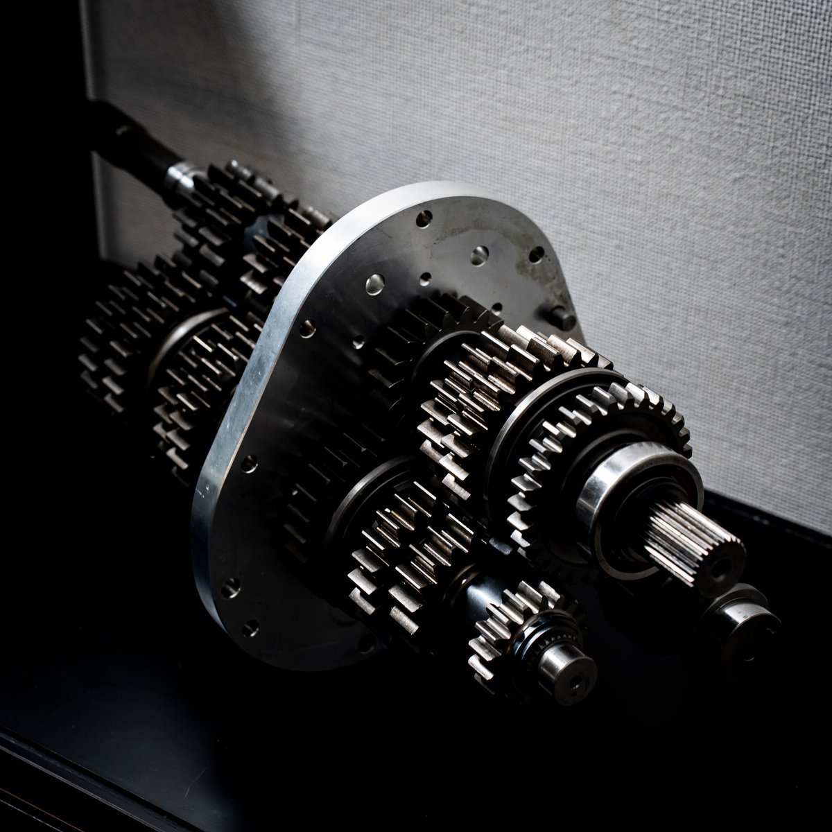 OSGikenOfficial's tweet image. 【 OS-FR7 】
日本初7速シーケンシャルミッションのギア
直結ギヤが無いミッションなので9セットのギアが並ぶ姿は壮観です
&lt;OS-FR7&gt;
osgiken.co.jp/OS-FR/OS-FR7.p…
#OS技研