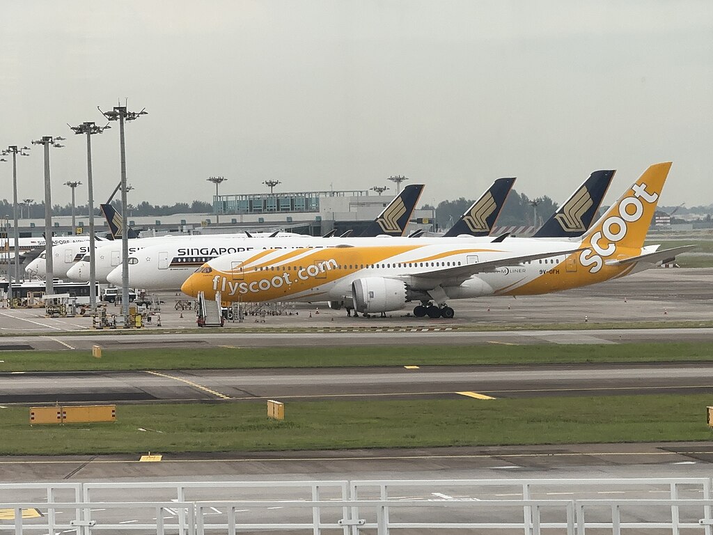 AvSourceNews's tweet photo. SIA Group, comprising Singapore Airlines and Scoot, has opened up around 300 pilot and cabin crew positions to absorb recently retrenched Jetstar Asia personnel.
https://t.co/gDthEQSnCe
#SIAGroup #SingaporeAirlines #Scoot #JetstarAsia #AvGeek https://t.co/1xvidgGaQ0