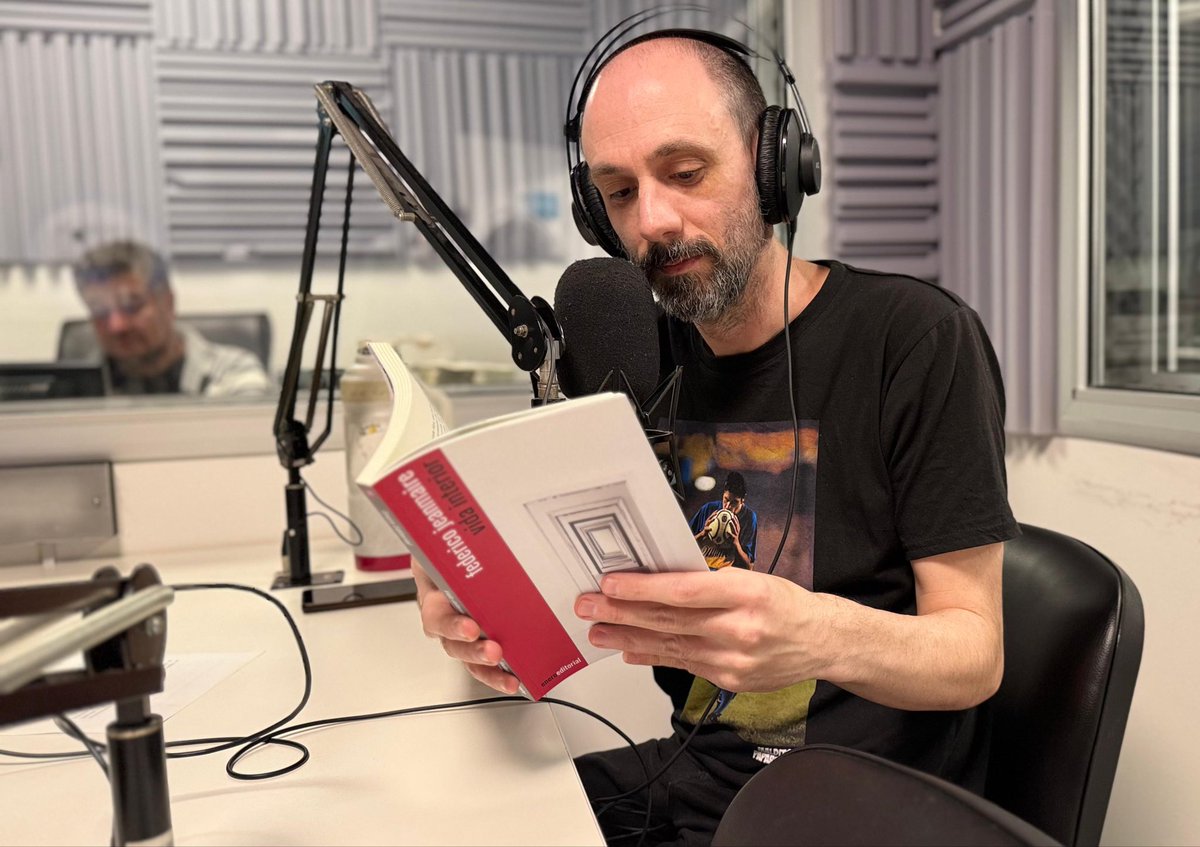 Radio Provincia AM 1270 (@provincia1270) on Twitter photo #AHORA | En #PerdidosEnElEspacio 🚀 <a href="/DiegosTomasi/">Diego Tomasi</a> lee un fragmento del libro 'Vida interior' del argentino Federico Jeanmaire.
💻 provinciaradio.com.ar #AHORA | En #PerdidosEnElEspacio 🚀 <a href="/DiegosTomasi/">Diego Tomasi</a> lee un fragmento del libro 'Vida interior' del argentino Federico Jeanmaire.
💻 provinciaradio.com.ar