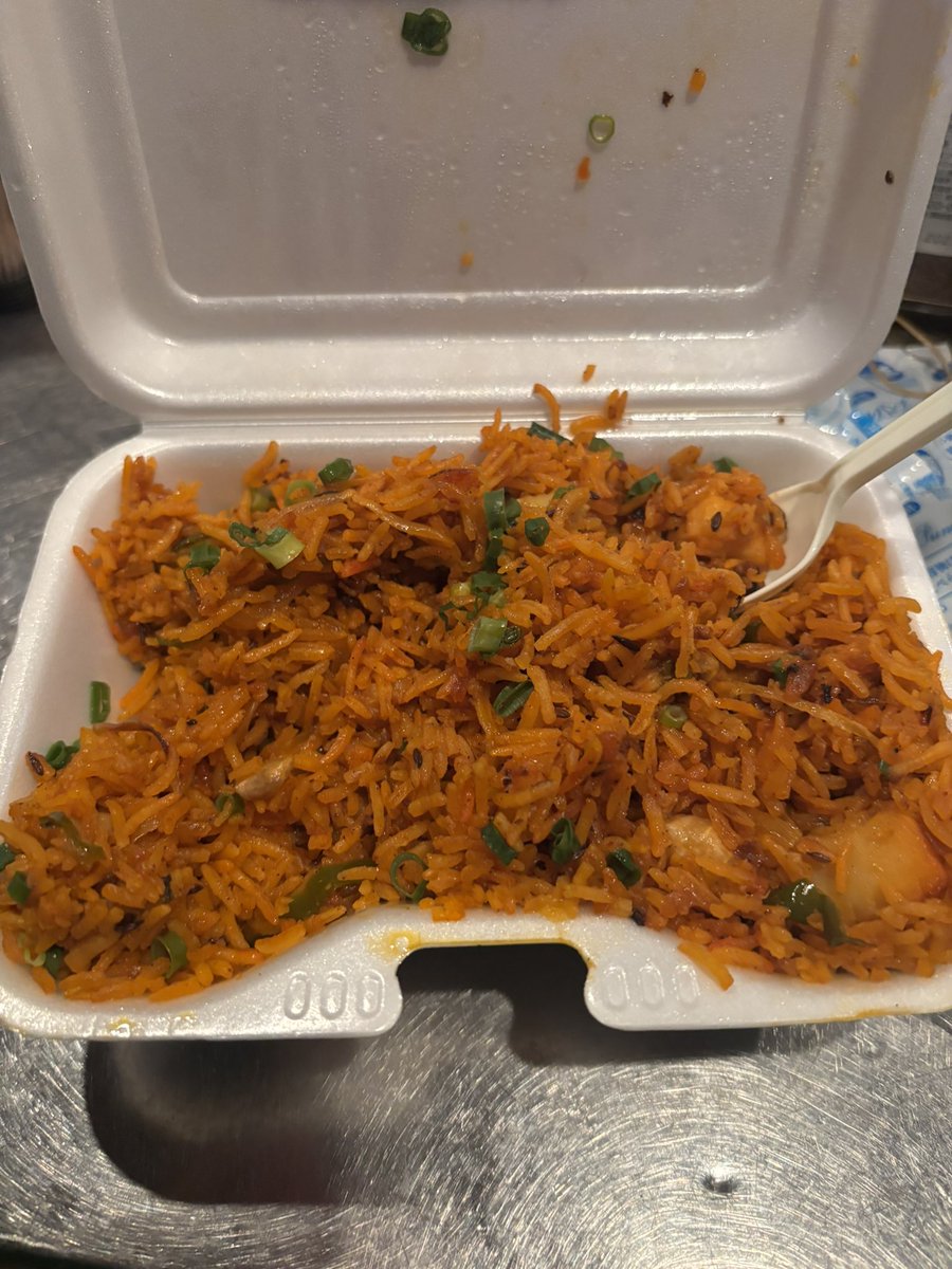 lkkanachan's tweet photo. ビリアニ頂いてみんなで食べたよ。ほんま美味しいよねー
#インドネパール料理 https://t.co/v6TtdkxDyU