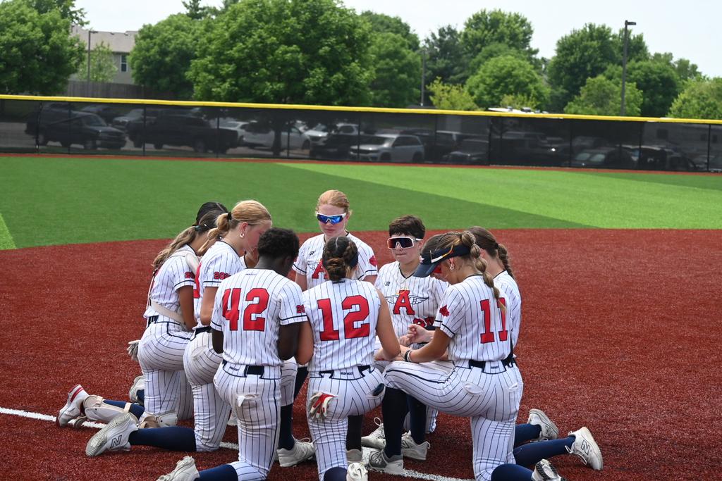 gcarlson_3's tweet photo. Pitching highlights from @Team1_fastpitch
Elite Championships.

Team:  Semifinals
P: 4-1, 21.1 IP, 2.953 ERA, 21 Ks, 1.59 WHIP, .256 BAA
B: .389 AVG, .794 OPS, 7 H, 7 RBI 

So proud of my @COAngels_28_29 teammates and how we are battling with tough teams. https://t.co/PD7LOuqmkb