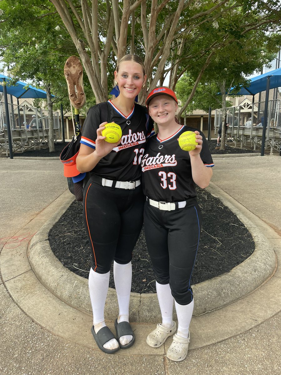 Rained out early, but had a time during our late game.  Won 10-2 over North Alabama Lady Dukes and these two hit 💣’s to set the tone.  Back at it tomorrow with games at 3:30 and 8 at Summit. #ScenicCity 🐊🥎