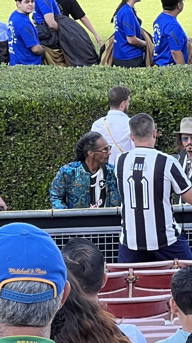 nettsj's tweet photo. Snoop Dogg is a Botafogo fan? Who knew? https://t.co/pdxIeuWmnv