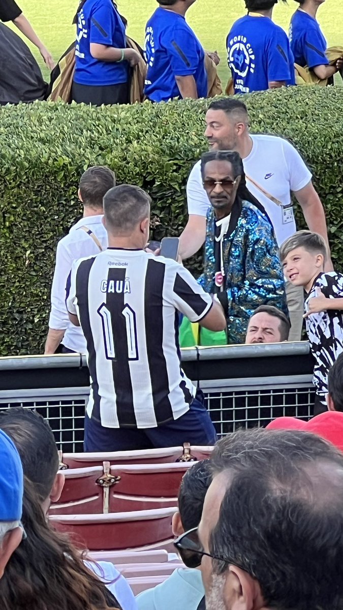 nettsj's tweet photo. Snoop Dogg is a Botafogo fan? Who knew? https://t.co/pdxIeuWmnv
