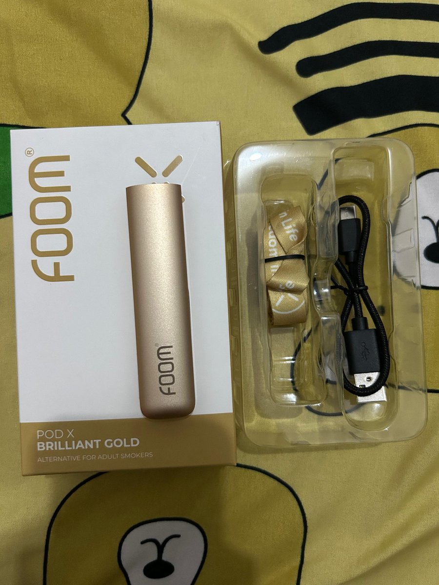 Exvaluation's tweet photo. Wts POD X FOOM gold pemakaian 1 bulan. Masih lengkap, charger n lanyard belum pernah dipake. Gas 130k aja (no minus soalnya jarang banget dipake) https://t.co/D8lKomk0pT
