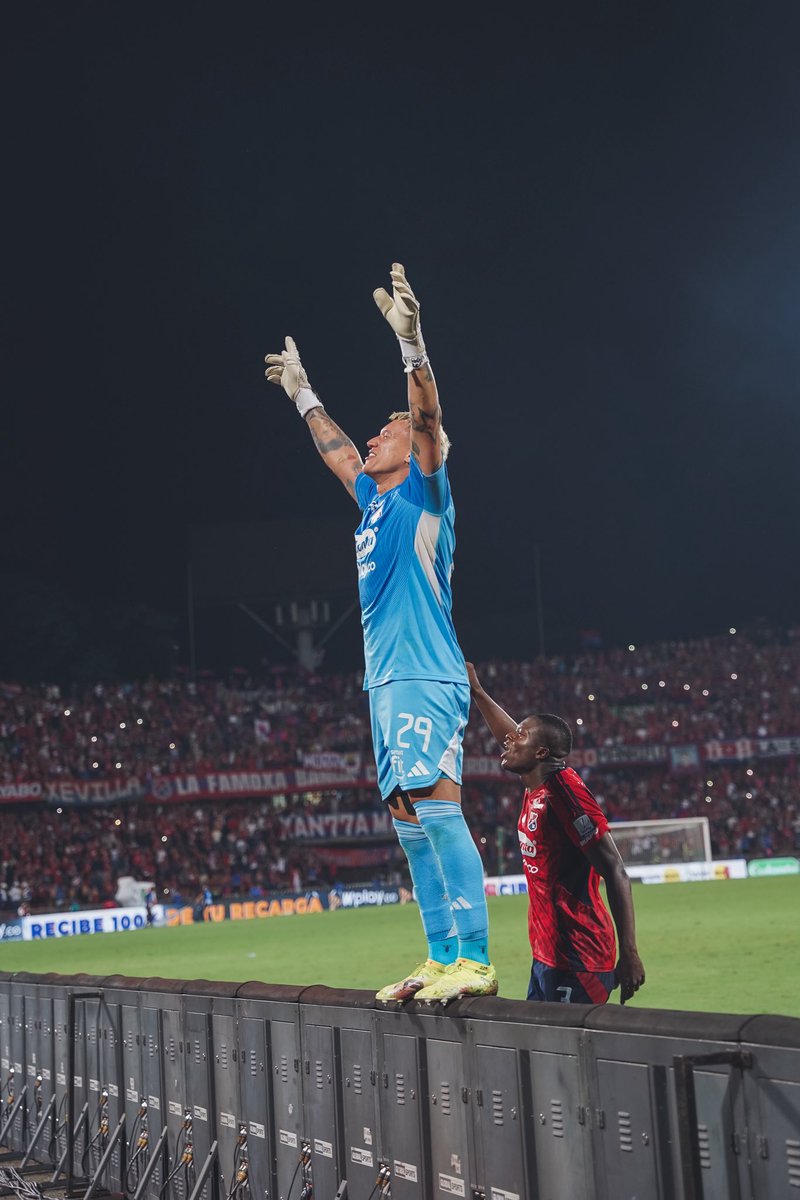 Somos presos de esta ilusión 🤩❤️💙
¡VAMOS MEDALLO! ✊