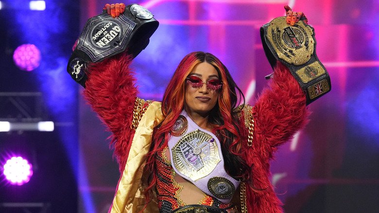 RingHaven's tweet photo. Real heels making people meltdown on podcasts, social media and real life.

AEW is playing the game correctly. https://t.co/QcIUIFggYu