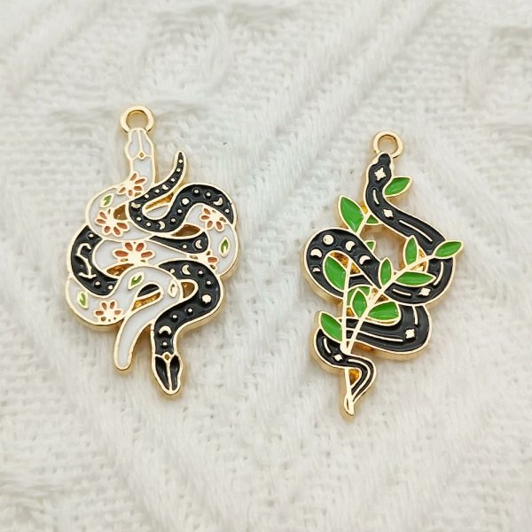 I just received 10pcs, Snake Charm Earring Pendant Jewelry Charm Necklace Charm Bracelet Charm Craft Supplies Aloy Metal Gold Plated from boopinbats via Throne. Thank you! throne.com/decoracharms #Wishlist #Throne