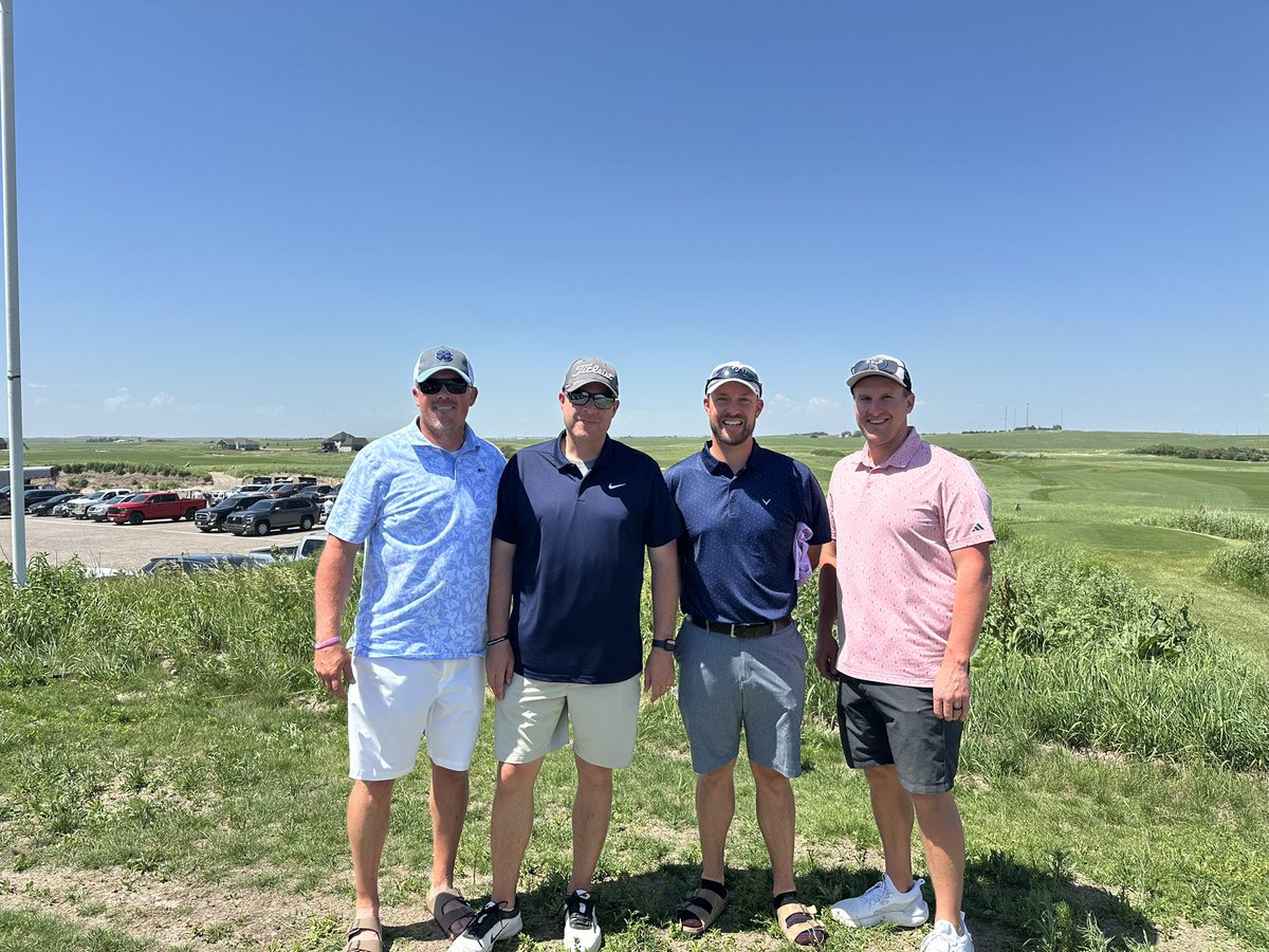 Good times today with these dudes at <a href="/WHGC1998/">Wild Horse Golf Club</a> 🏌️‍♂️⛳️🐦‍⬛🐍