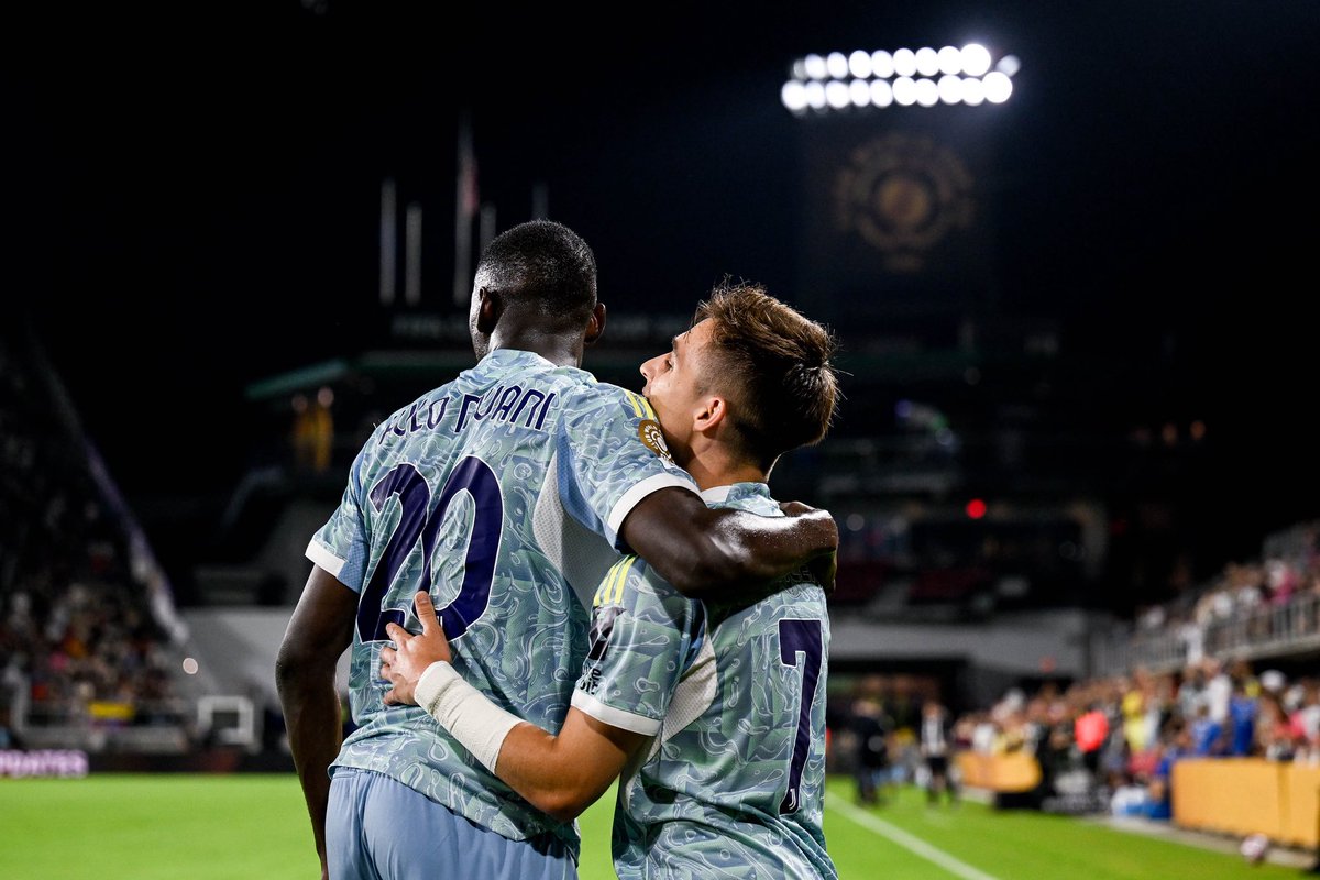 FConceicao7's tweet image. Ottima vittoria. Insieme fino alla fine 🤍🖤
⚽️⚽️