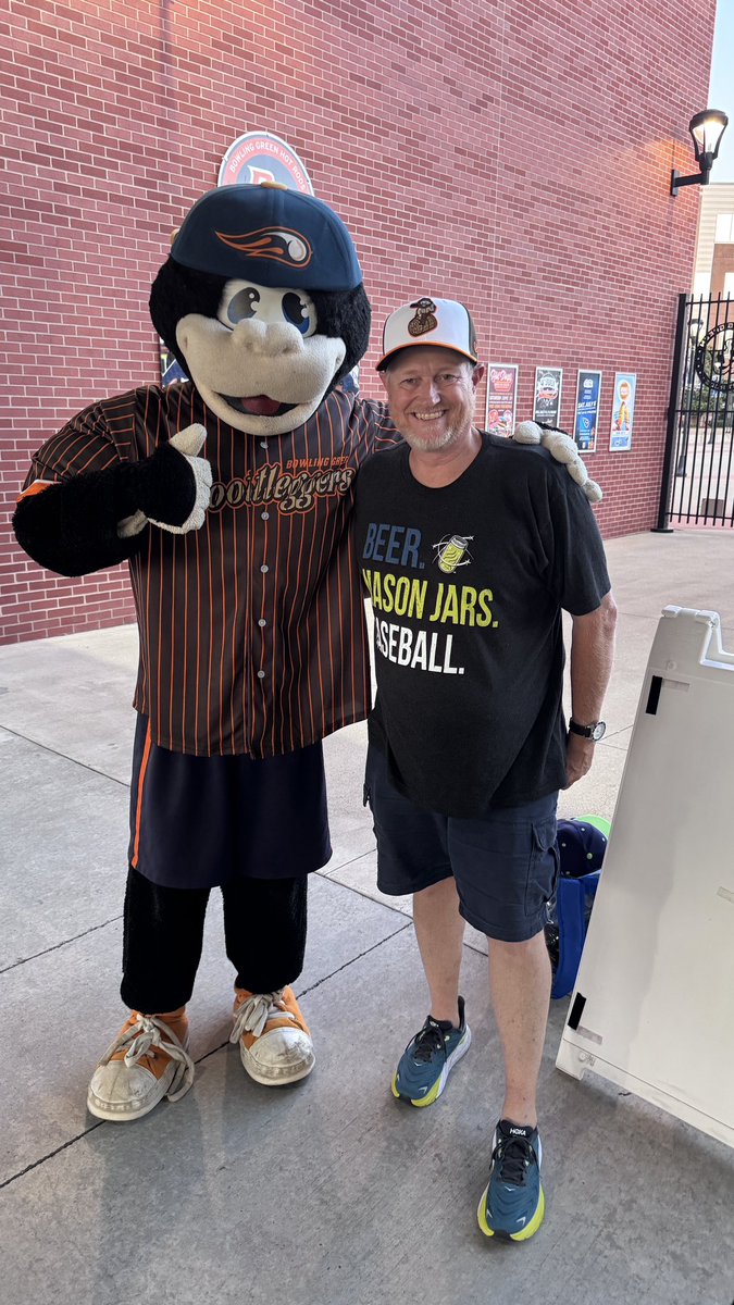 Donnie Wise “The Mayor” DHC Sports Show (@wisedrjr) on Twitter photo My first game with <a href="/BGHotRods/">Bowling Green Hot Rods</a> to start the <a href="/CurvedBrim/">Curved Brim Media</a> weekend. Mini Melts in a helmet (sorry <a href="/DippinDots/">Dippin' Dots</a>) and Roscoe did not like my <a href="/Spartanburgers_/">Hub City Spartanburgers</a> hat, good thing I had grabbed a “Bootleggers” one also!
#SupportTheMinorLeagues <a href="/MiLB/">Minor League Baseball</a> My first game with <a href="/BGHotRods/">Bowling Green Hot Rods</a> to start the <a href="/CurvedBrim/">Curved Brim Media</a> weekend. Mini Melts in a helmet (sorry <a href="/DippinDots/">Dippin' Dots</a>) and Roscoe did not like my <a href="/Spartanburgers_/">Hub City Spartanburgers</a> hat, good thing I had grabbed a “Bootleggers” one also!
#SupportTheMinorLeagues <a href="/MiLB/">Minor League Baseball</a>