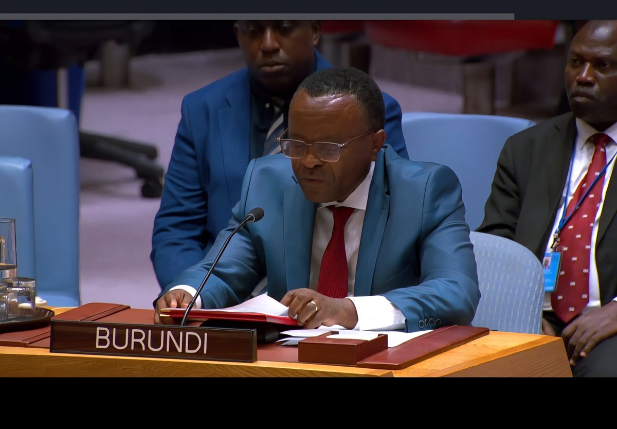 BurundiOnu's tweet image. Lors du débat ouvert du #CSNU, présidé par la #Guyana 🇬🇾 , S.E
@ManiratangaZph1 a rappelé que :
1️⃣ Paix & développement sont indissociables;
2️⃣ Prévenir les conflits est un impératif moral & stratégique;
3️⃣ L'approche intégrée & multilatérale est essentielle;
4️⃣ Le…