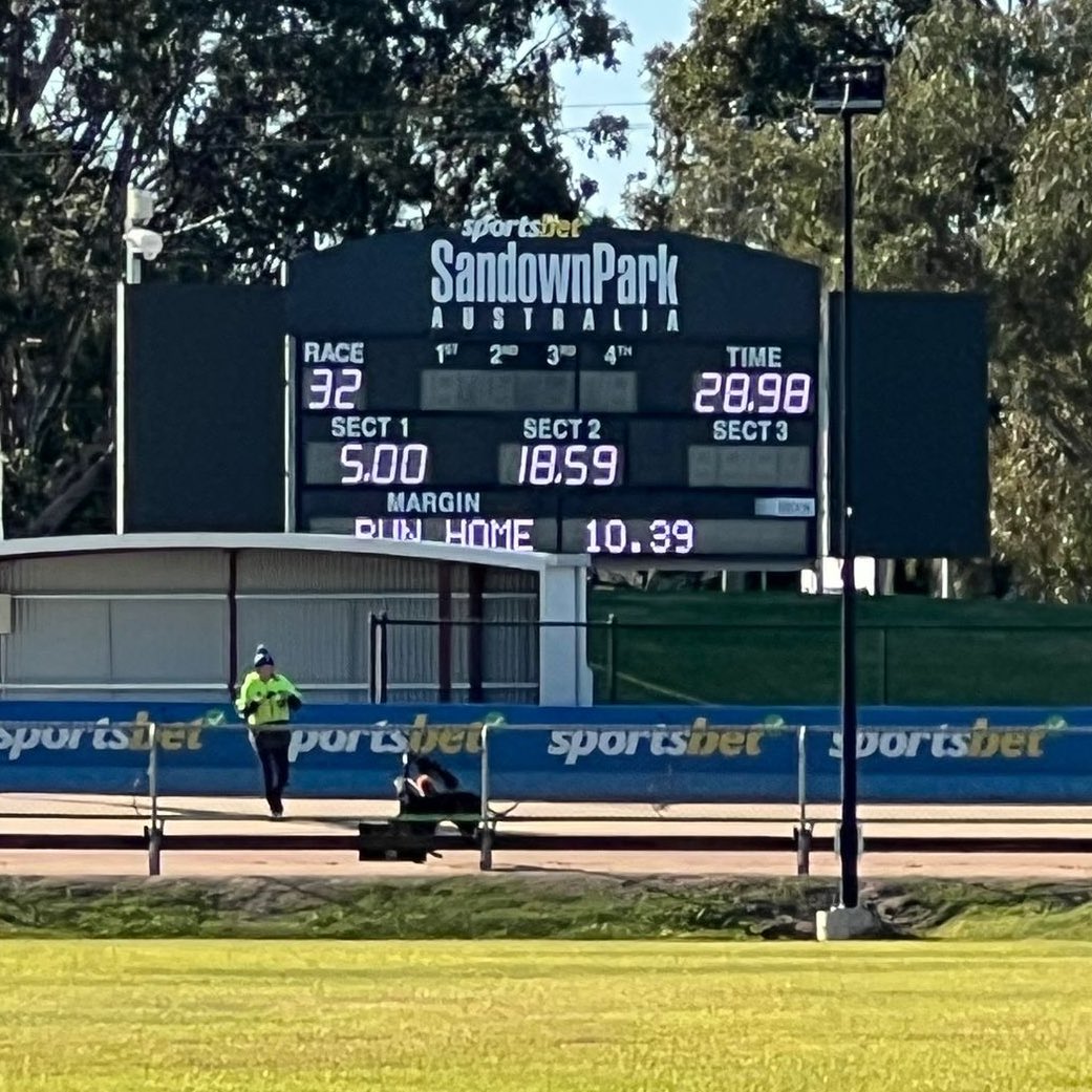 Well, that was impressive… 🤯

Now to do it in a race 🤞😂

#CanyaAllClass