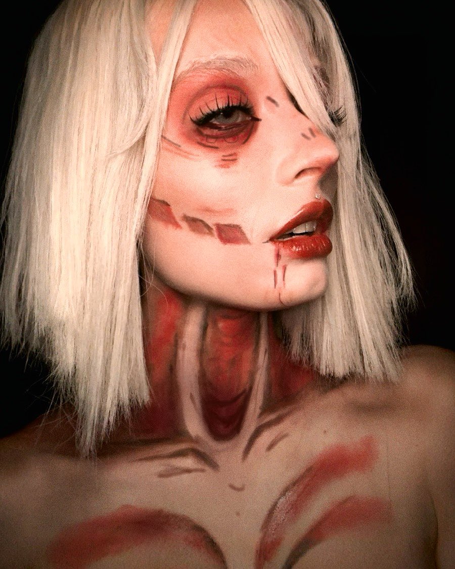 How's that for cosplay? #AttackOnTitan #femaletitan