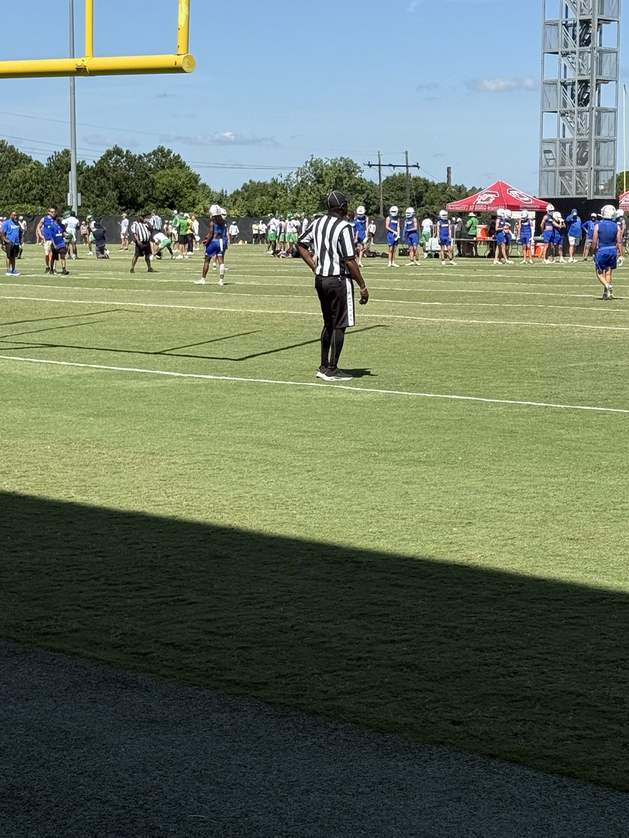 BSNSPORTS_SC's tweet image. Big day in Columbia for Coach Beamer’s 7v7 and OL/DL day.