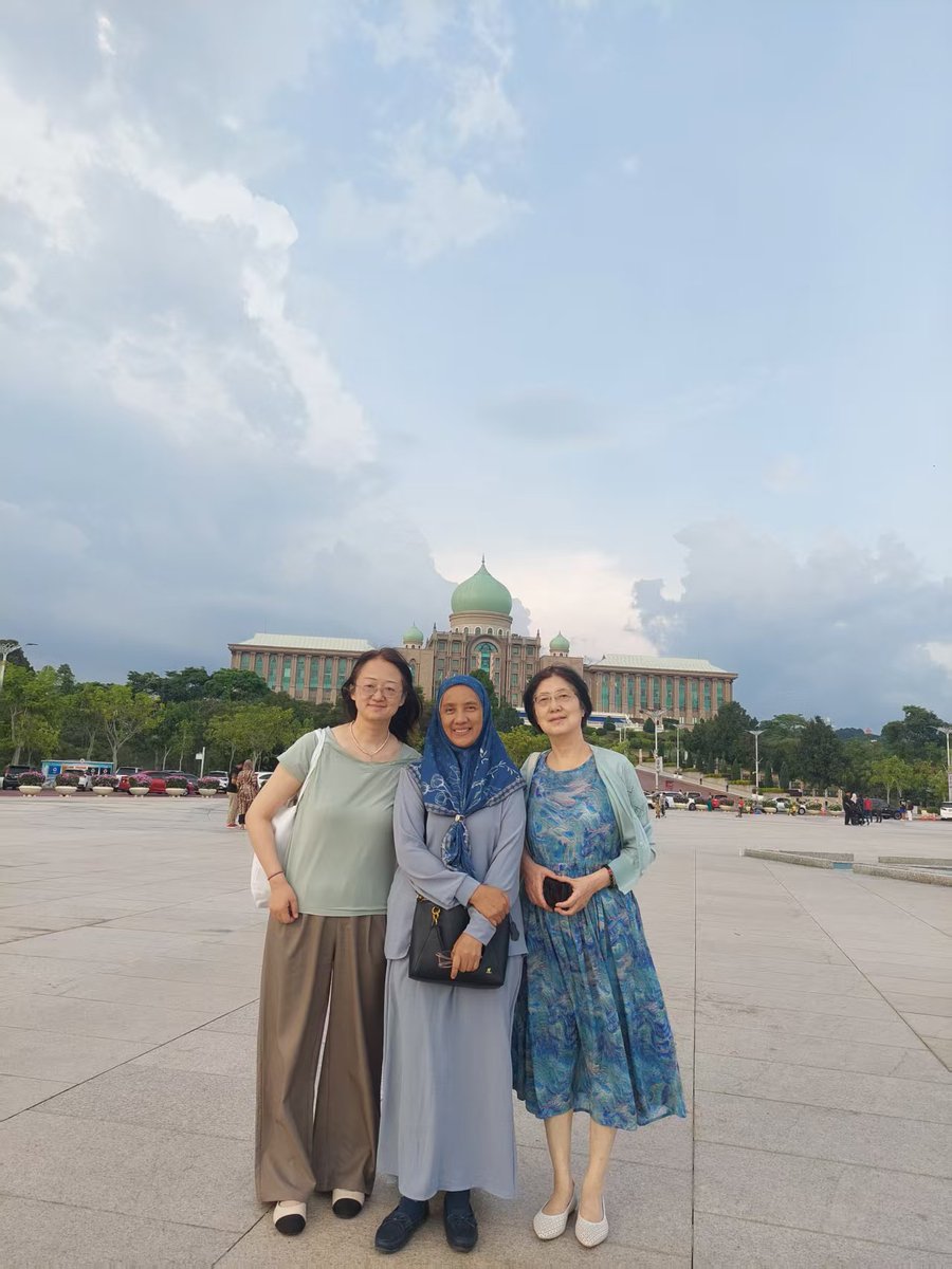 dlyeec's tweet photo. @istic_unesco @sbis_schools Sightseeing also https://t.co/hRk4uipX7q