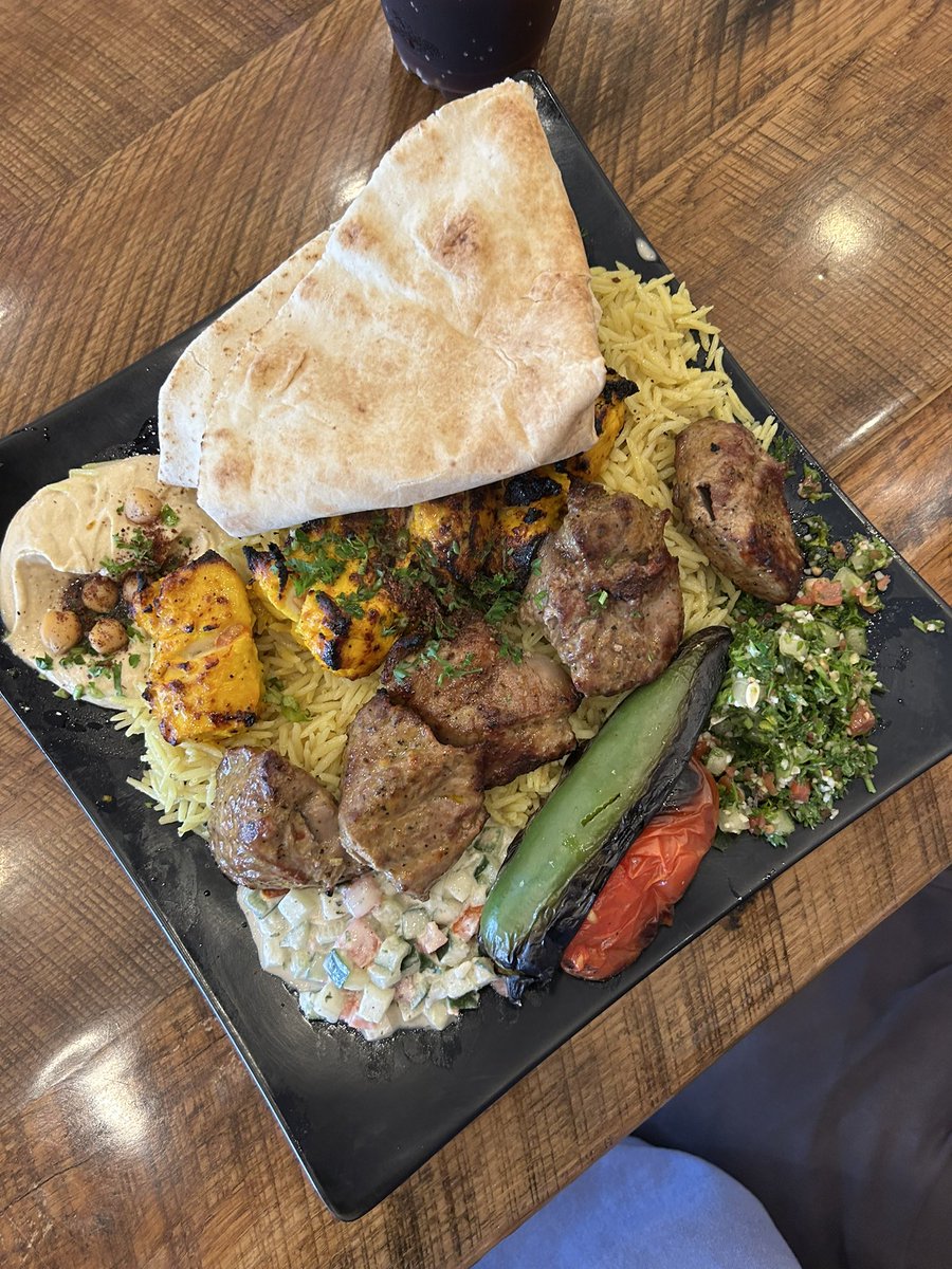 honeycomb bread, adeni chai, &amp; lamb + chicken kabob platters 🙈🙈