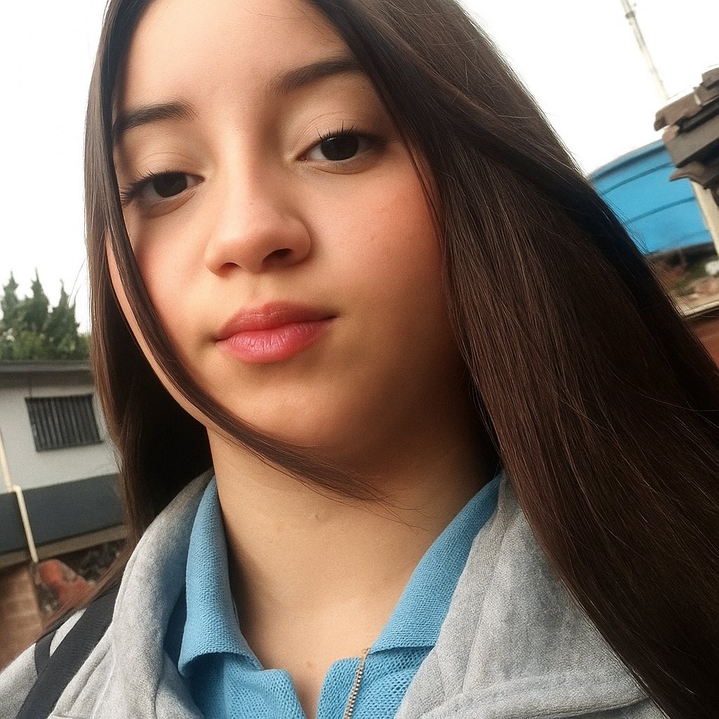 🆘 ¡ALERTA! DESAPARECIDA EN TÁCHIRA — UNA NIÑA DE 14 AÑOS PUDO HABER SIDO ENGAÑADA PARA CRUZAR A COLOMBIA

Táriba, Estado Táchira (Venezuela) – La angustia se apodera de una familia tachirense tras la desaparición de Lizeth Yuliana Rincón, una adolescente de 14 años, quien fue