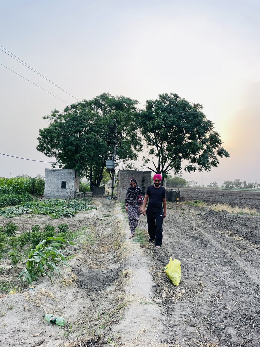 ਹੁੰਦੇ ਨੇ ਨਿਆਣੇ ਜਿਵੇ ਬੇਫ਼ਿਕਰੇ। 
ਤੂੰ ਜ਼ਿੰਦਗੀ ਚ ਆਈ ਮੈਂ ਇਹਦਾ ਹੋ ਗਿਆ।