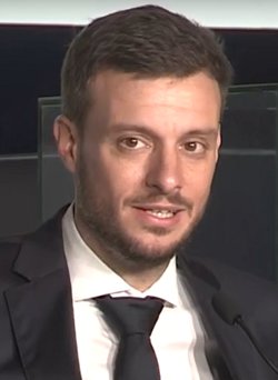 CristianoFactos's tweet image. Tata Martino contra Argentina en el mundial: pierde 2-0 regalando el partido

Anselmi contra el Miami: pierde 2-1 regalando el partido

Punto en común: los dos son argentinos

Las casualidades no existen.