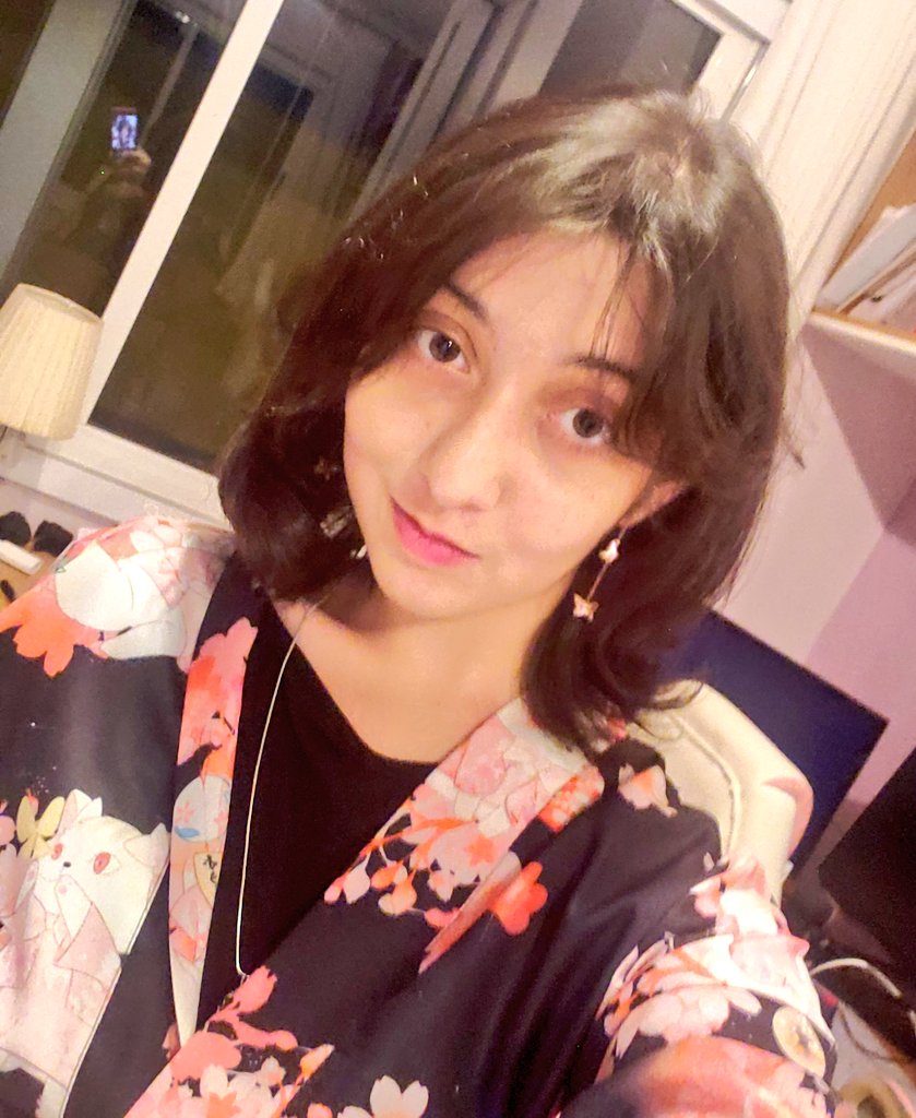 lookzinho de hj pro jantar do niver e as sobremesas q ganhei do restaurante 🥳💞