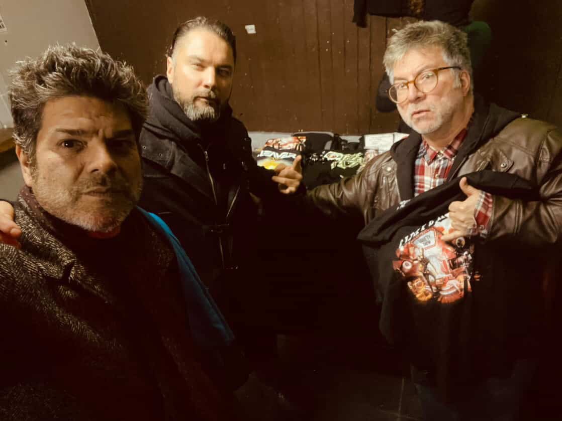 Al Sur del Rock , #CicloRockChileno #RadioRockatto (@alsurdelrock) on Twitter photo #Daleplay <a href="/Cleaverband1/">Cleaver</a> en <a href="/BardeReneOficia/">Bar de René</a> #ponleoreja <a href="/SueroRock/">Suero</a> & <a href="/radiorockatto/">#RadioRockatto #CicloRockChileno #MasMusicaCL</a> 👍🎶🤓🇨🇱🤘🏼 #Daleplay <a href="/Cleaverband1/">Cleaver</a> en <a href="/BardeReneOficia/">Bar de René</a> #ponleoreja <a href="/SueroRock/">Suero</a> & <a href="/radiorockatto/">#RadioRockatto #CicloRockChileno #MasMusicaCL</a> 👍🎶🤓🇨🇱🤘🏼