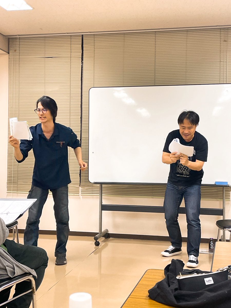 先月今月と仕事や体調不良で中々劇団行けなくて久しぶりの稽古。
読み合わせから動くスタイル。
決して浜口くんとのコントではないw

＃劇団POD