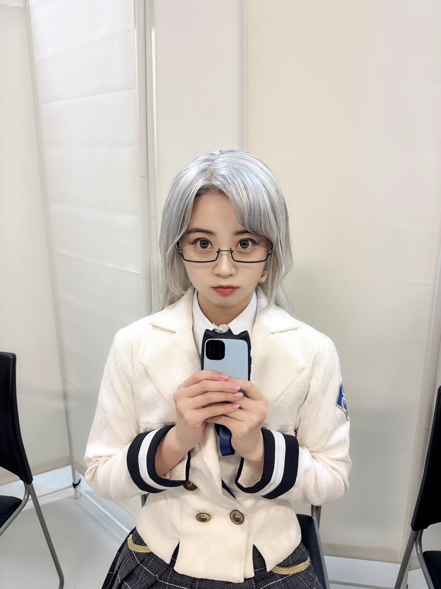 matsuzawakanon's tweet image. そういえば前からなんだけど
詩呂のスマホケースは猫耳🐈⬛
かわいいんだなぁ...🐾🐾
#舞台リライズ #舞台リライズみたよ
#スタァライト