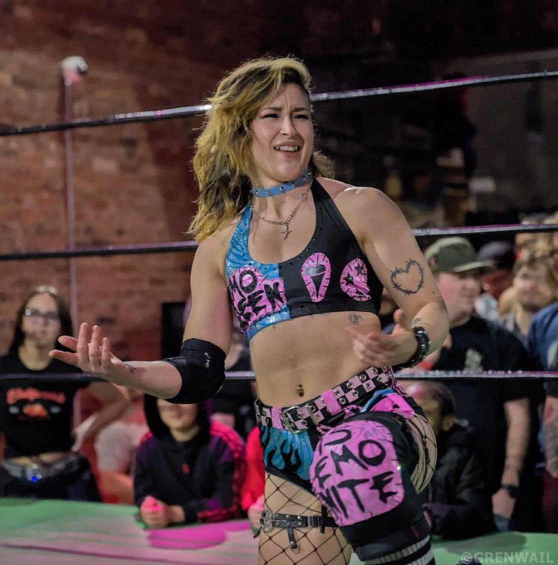 TheEliteSpear's tweet photo. @red047x Say it with me now Brooke gotdamn Havok 🤘🏽 #emoforever https://t.co/v7JMw2jKt3